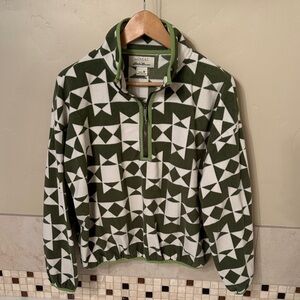 THE GREAT x Eddie Bauer Green and White Geometric Fleece. Size Medium.